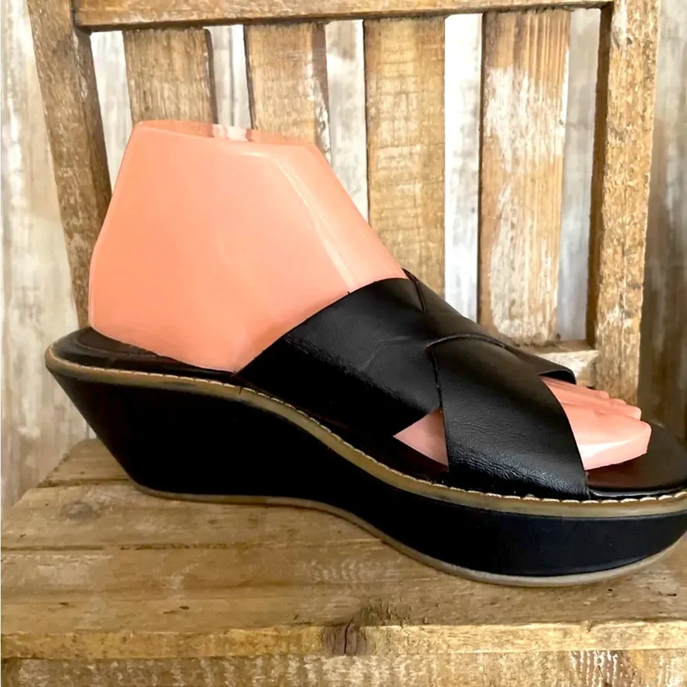 CHAPS Sz 8.5 Careless Black Open Toe Criss Cross Slide Wedge Sandals Open Box!